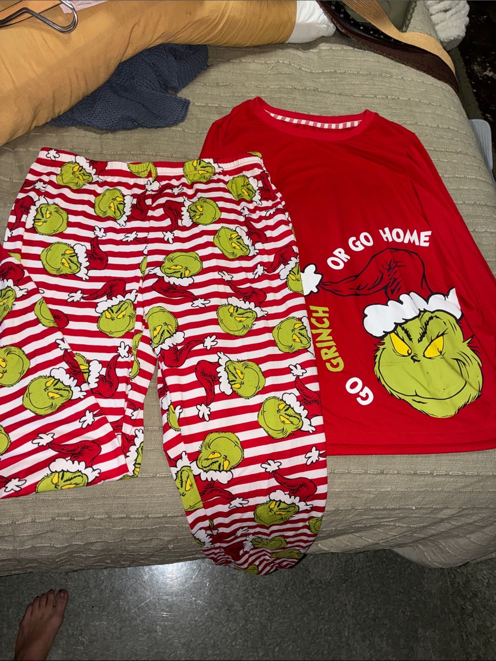 Dr. Seuss Red Grinch Holiday Women’s Pajama Set